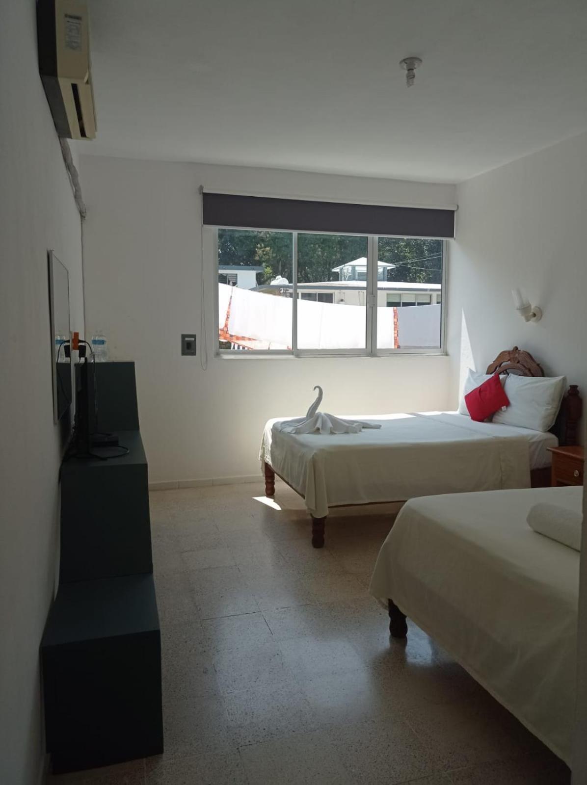 Hotel Los Leones Palenque Eksteriør billede