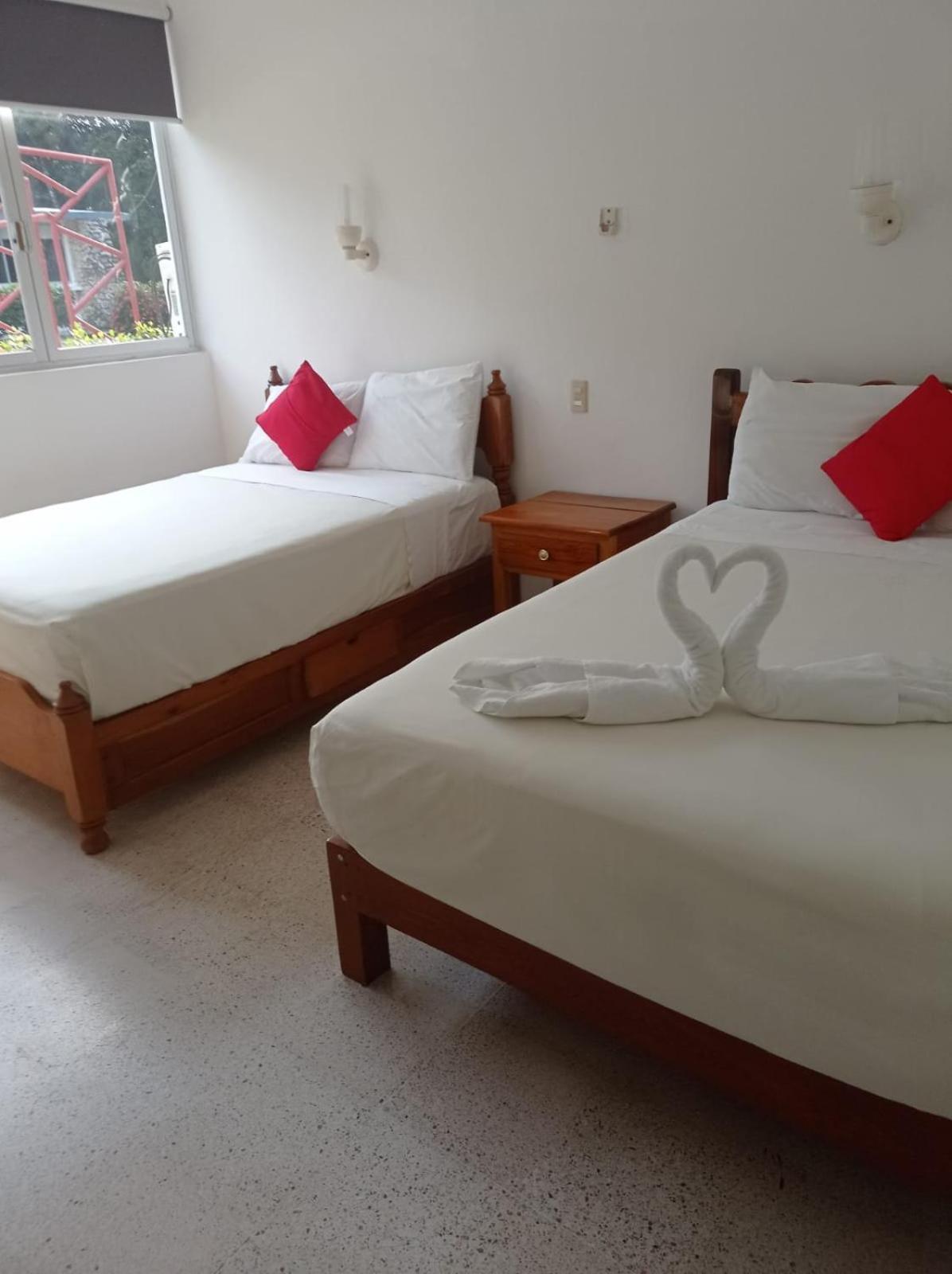 Hotel Los Leones Palenque Eksteriør billede