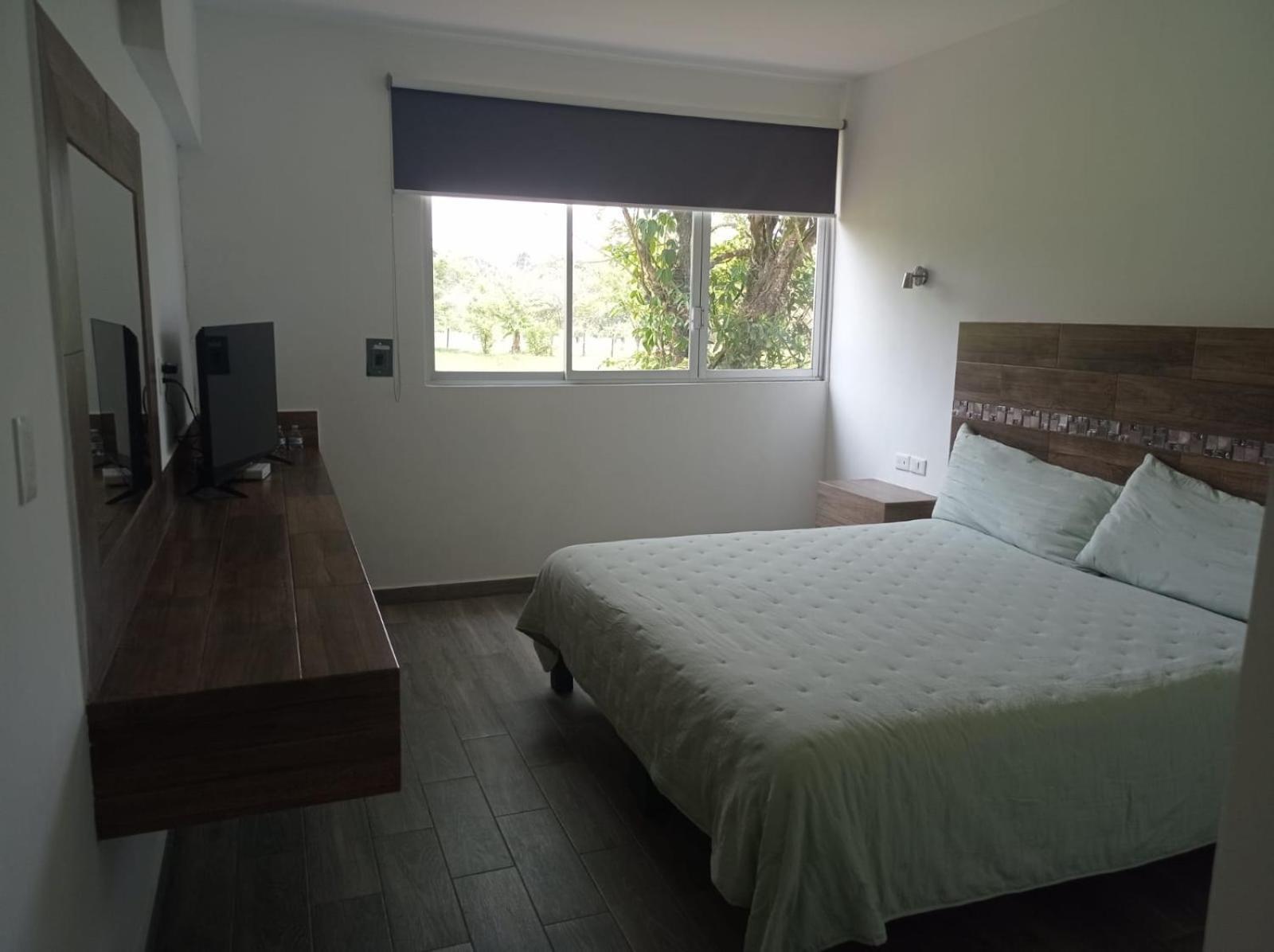 Hotel Los Leones Palenque Eksteriør billede